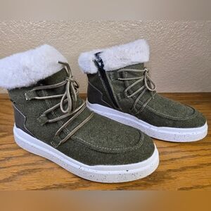NIB Romika Helsinki High-Top Sneakers In Olive With Fleece (40EU/9-9.5US)
